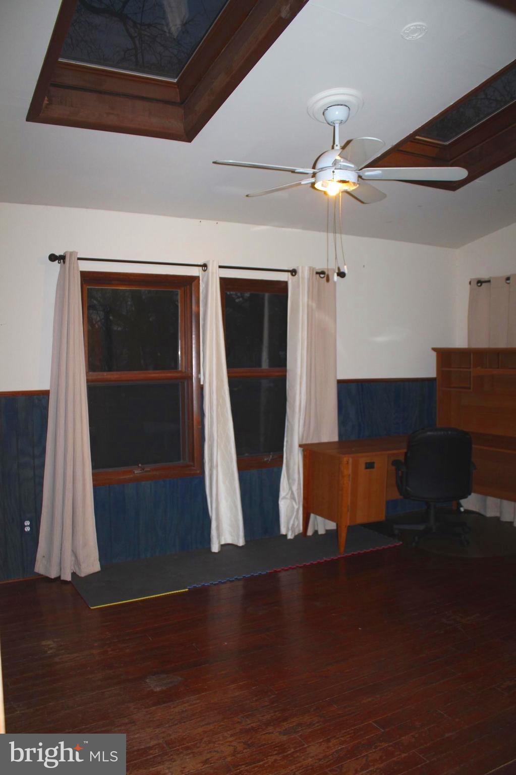 157 Dunlap Road Pasadena, MD 21122 - Photo 11 of 29 Family Room w/WATER VIEWS, Hardwds, New Paint