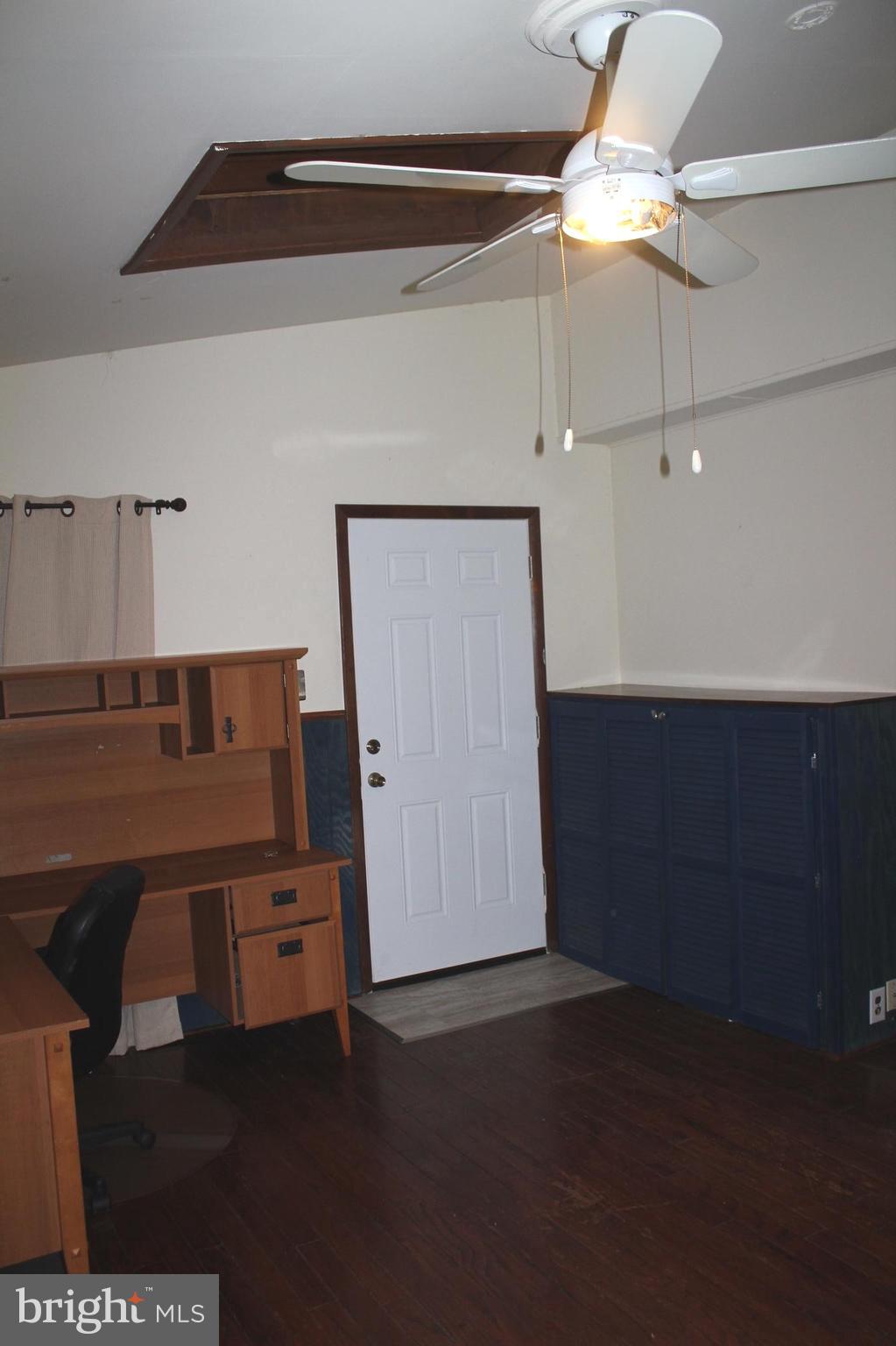 157 Dunlap Road Pasadena, MD 21122 - Photo 10 of 29 Family Room w/Vaulted Ceilings & New Backdoor
