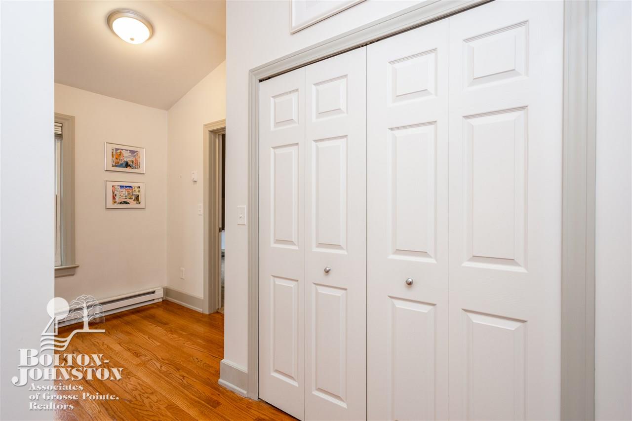 590 Barrington Road Grosse Pointe Park, MI 48230 - Photo 33 of 63