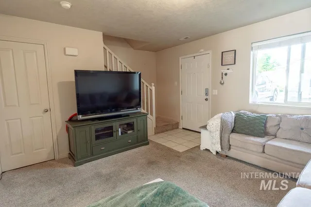 $215,000 | 446 Pheasant Ridge Drive, Chubbuck, ID 83202