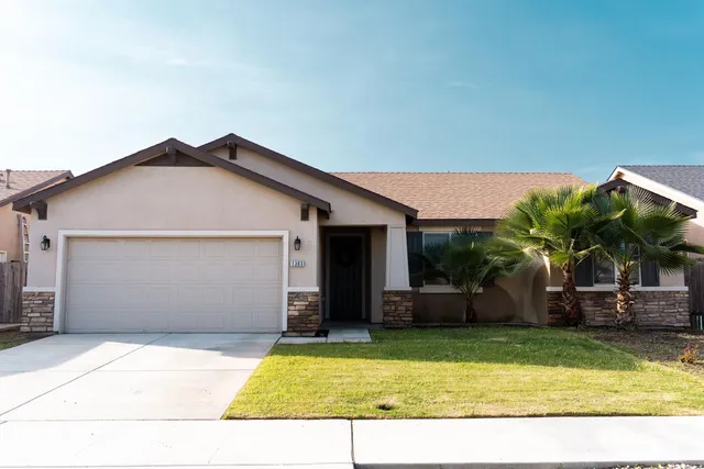 $475,000 | 1303 22nd Avenue, Kingsburg, CA 93631