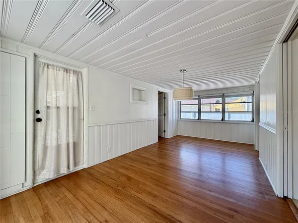 $3,395 | 4628 Doctor Martin Luther King Junior Street North, St. Petersburg, FL 33703