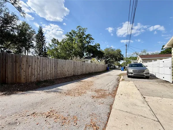 $3,200 | 4628 Doctor Martin Luther King Junior Street North, St. Petersburg, FL 33703