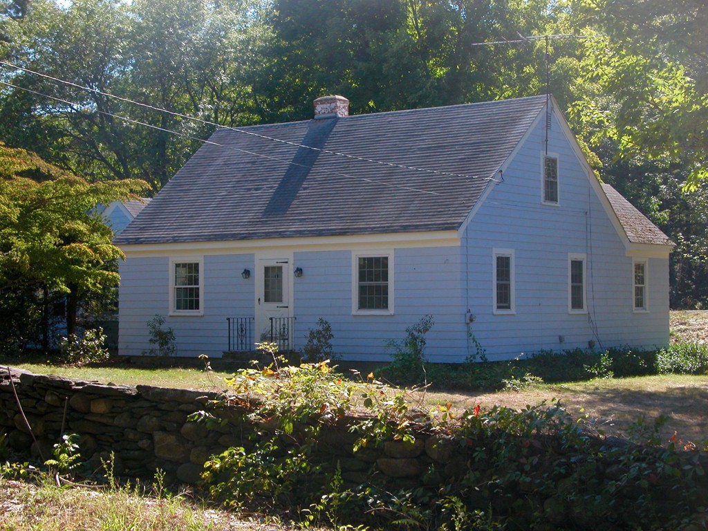 347 Northfield Road Lunenburg, MA 01462 - Photo 1 of 8 Gallery Image 1