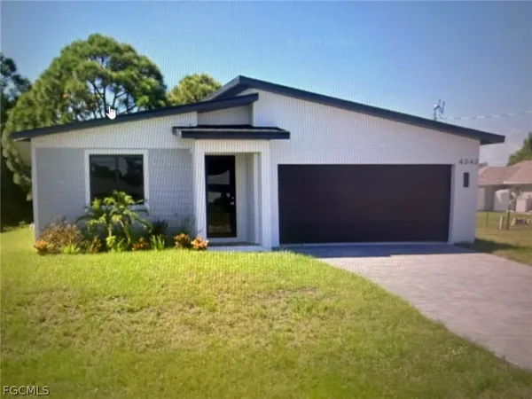 $2,200 | 4342 Northwest 34th Place, Cape Coral, FL 33993