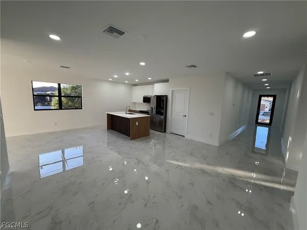 $2,200 | 4342 Northwest 34th Place, Cape Coral, FL 33993