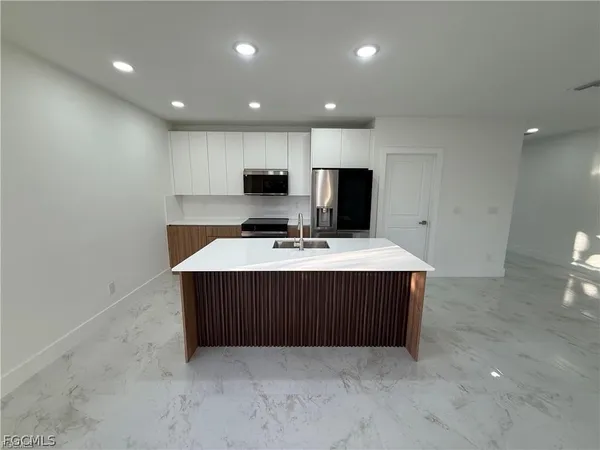 $2,200 | 4342 Northwest 34th Place, Cape Coral, FL 33993