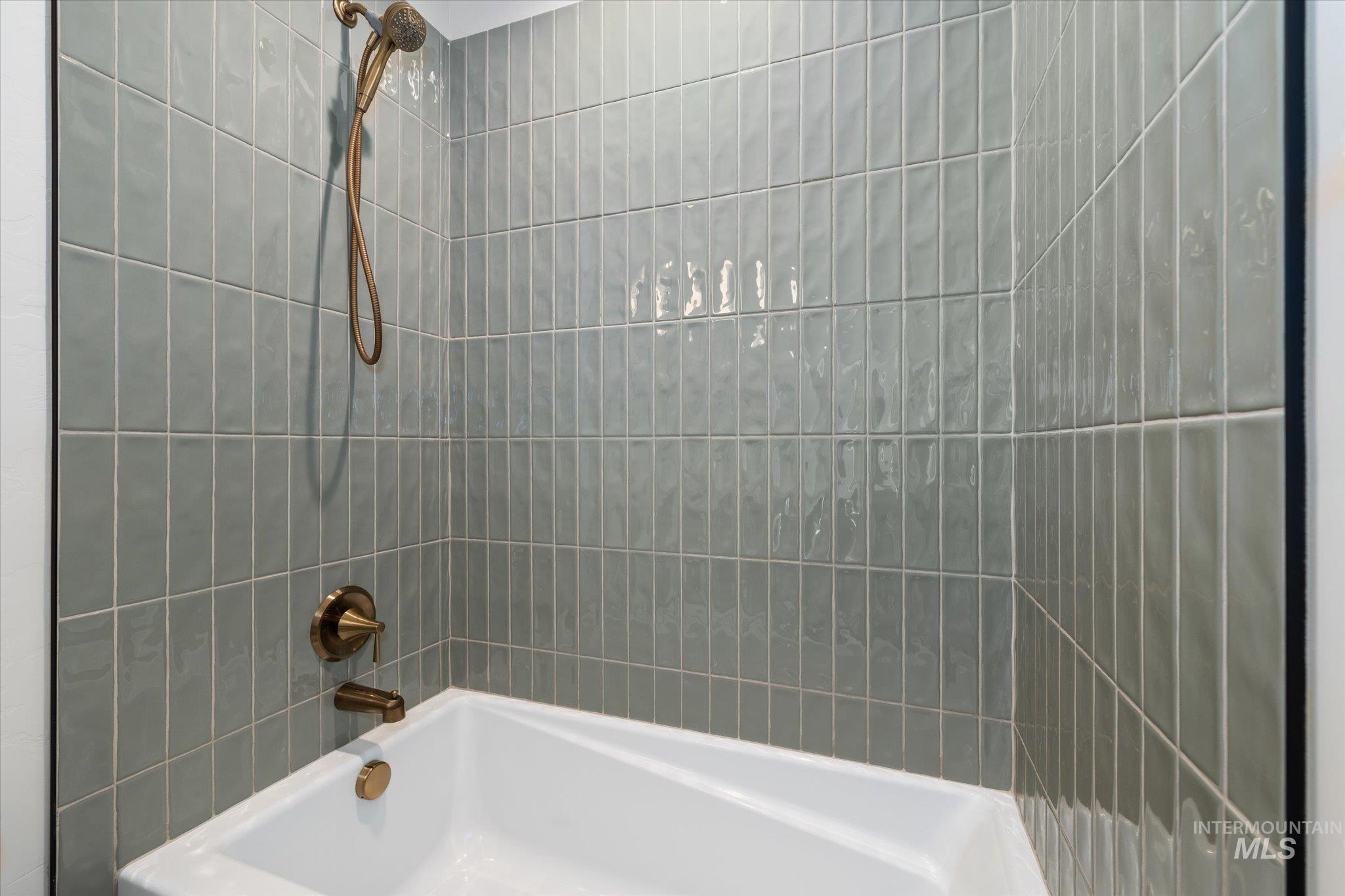 5612 West Grover Street Boise, ID 83705 - Photo 37 of 50 Full bathroom featuring bathtub / shower combination