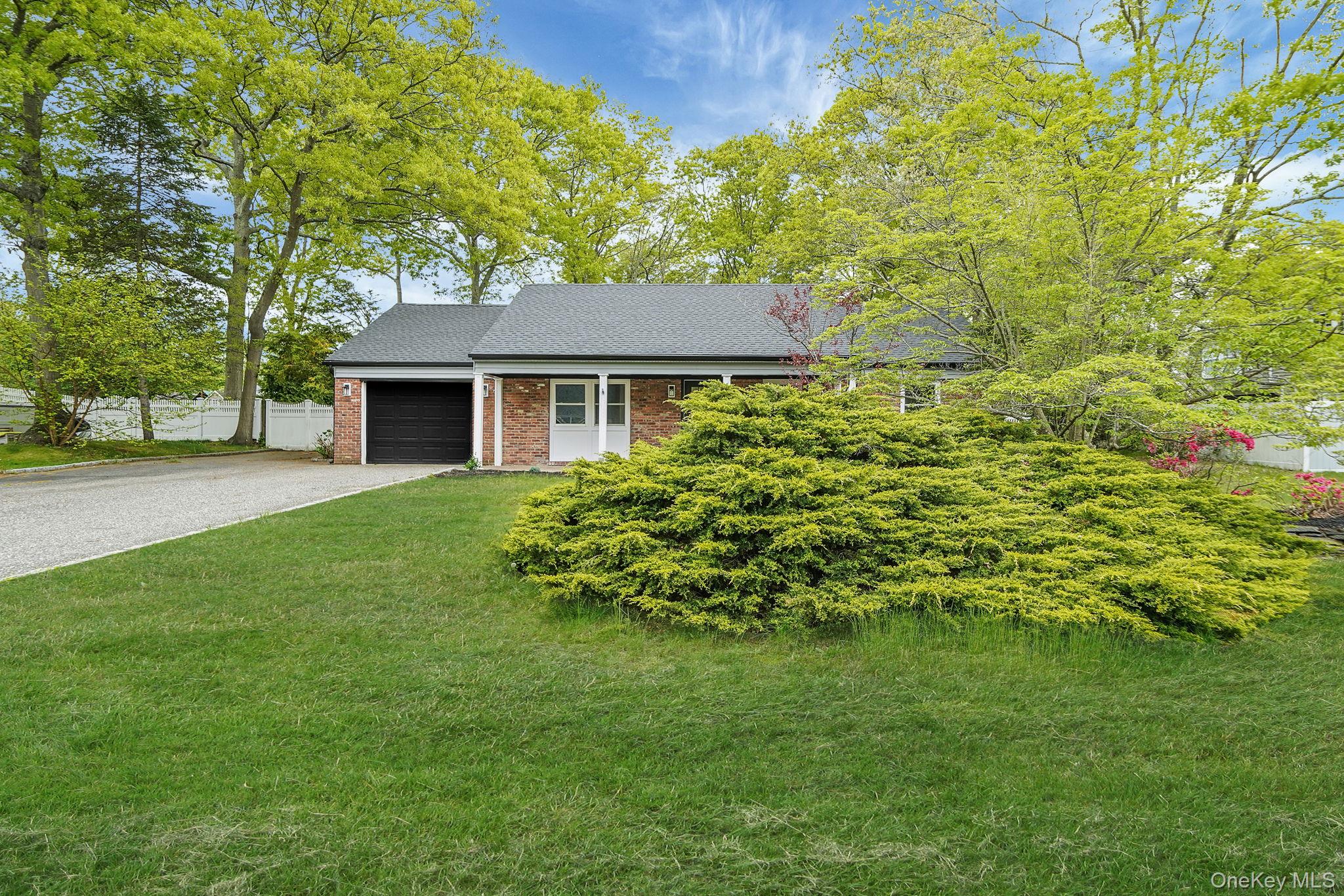 41 Winside Lane Coram, NY 11727 - Photo 28 of 33
