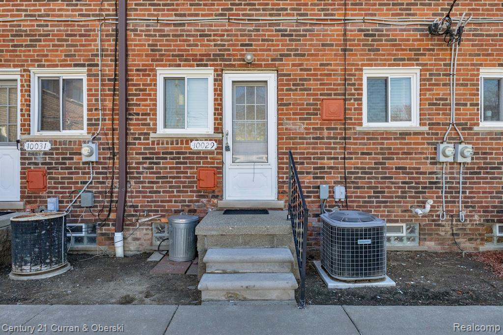 10029 Middlebelt Road Livonia, MI 48150 - Photo 30 of 37
