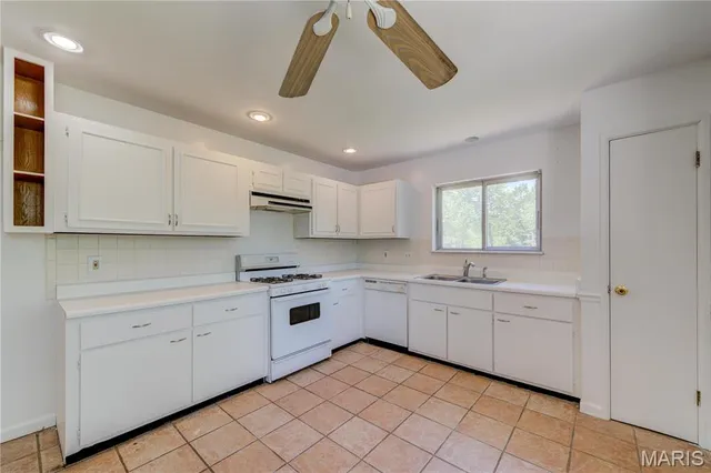 $2,600 | 1219 Blairshire Drive, Ballwin, MO 63011