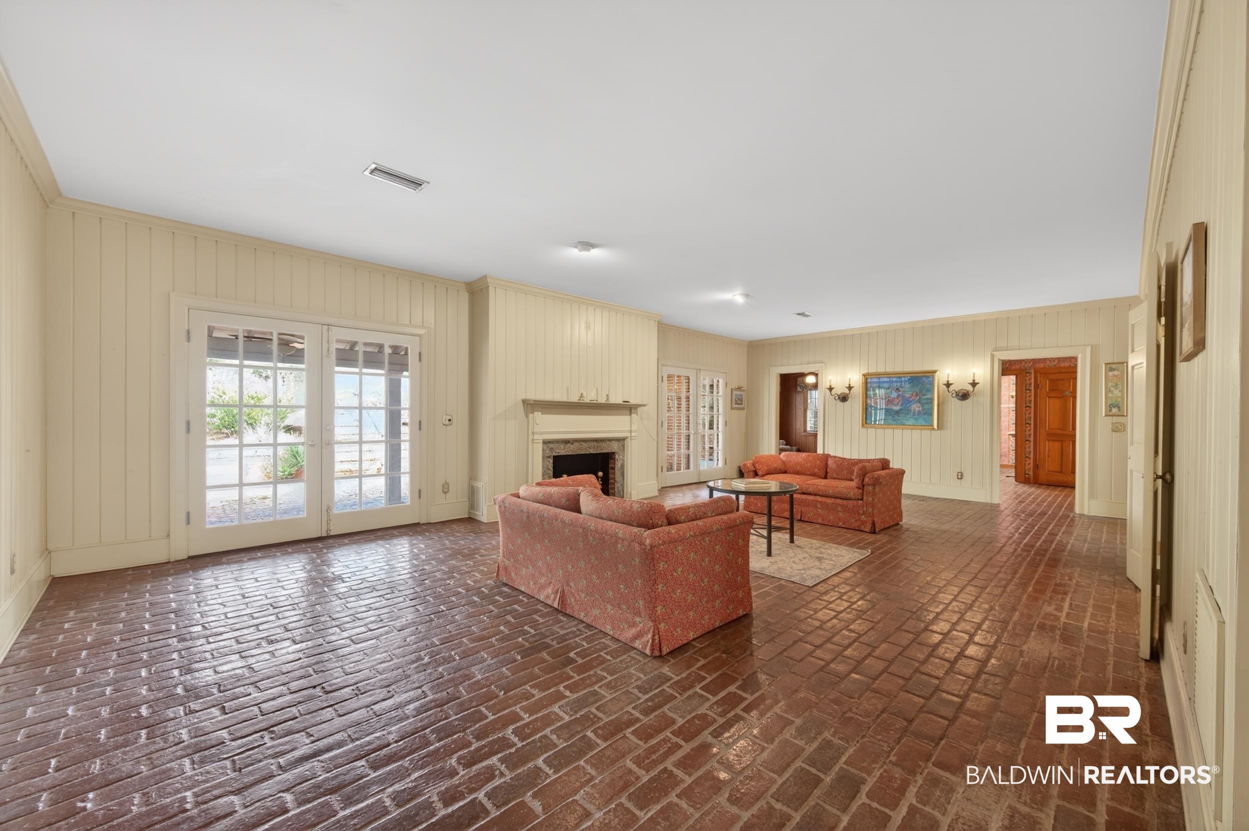 422 Wiggins Street Monroeville, AL 36460 - Photo 11 of 42 Living Room