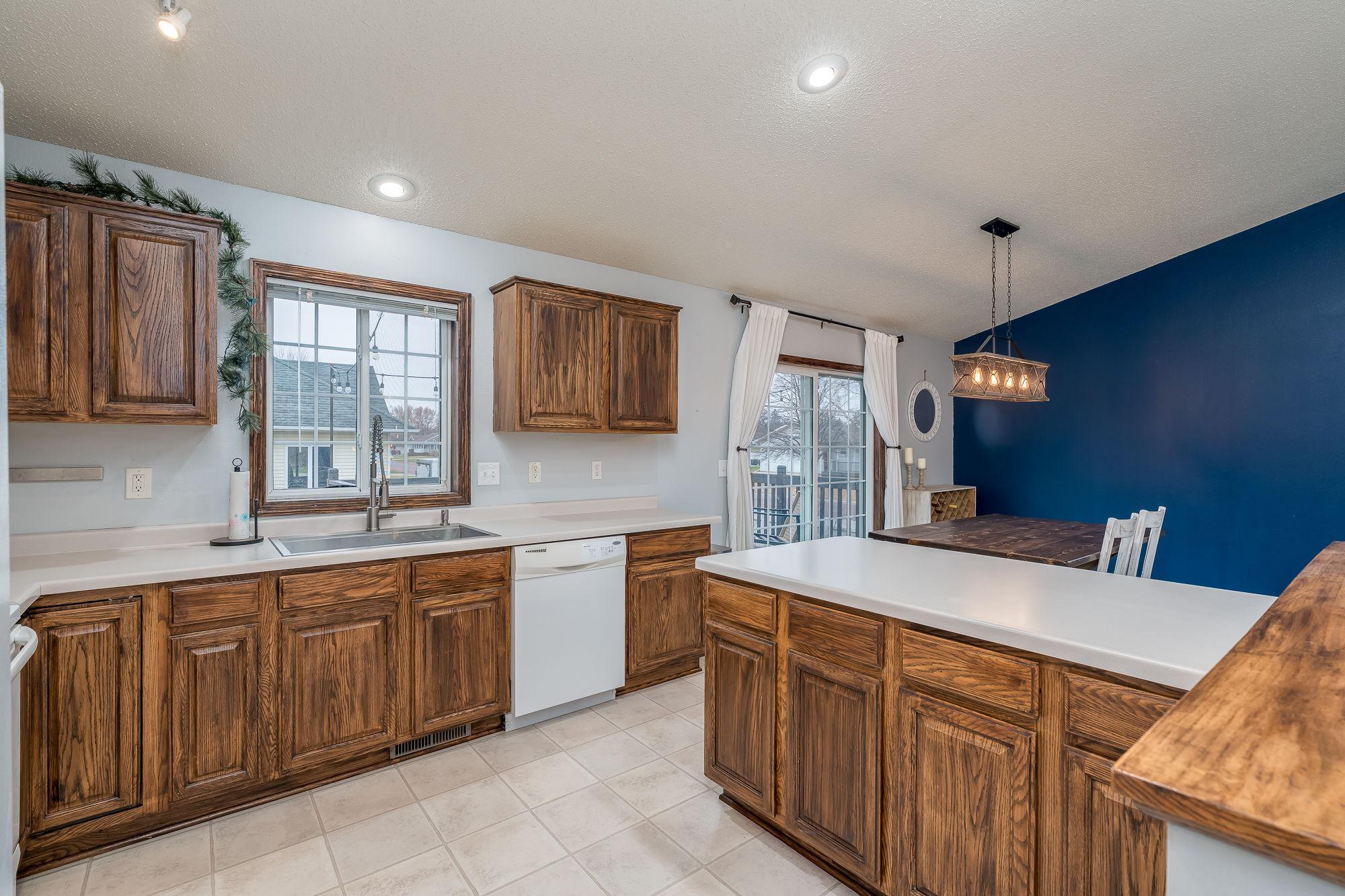 900 10th Street Southeast Waseca, MN 56093 - Photo 13 of 32