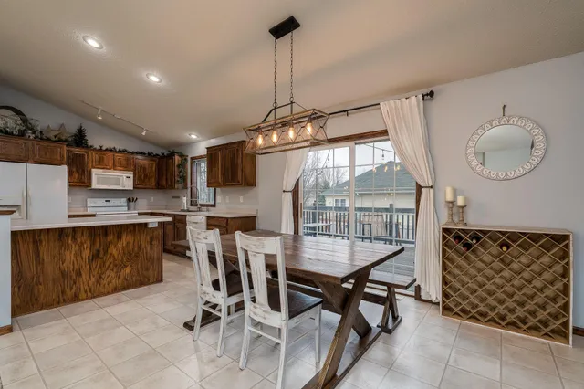 $319,000 | 900 10th Street Southeast, Waseca, MN 56093