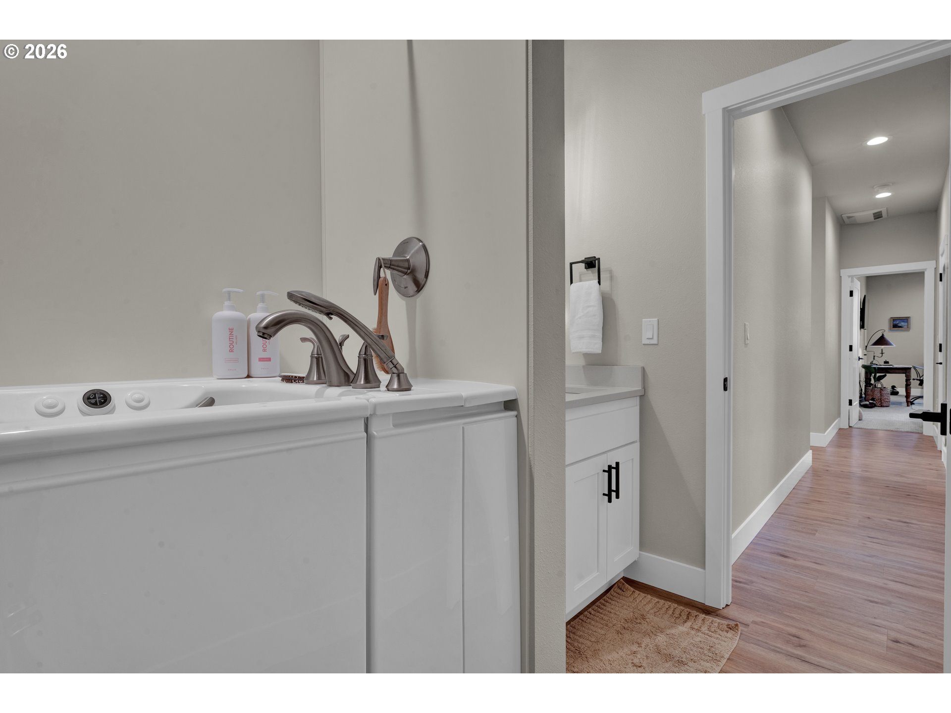 34 Bonnett Way Florence, OR 97439 - Photo 37 of 48 a bathroom with a sink and a mirror