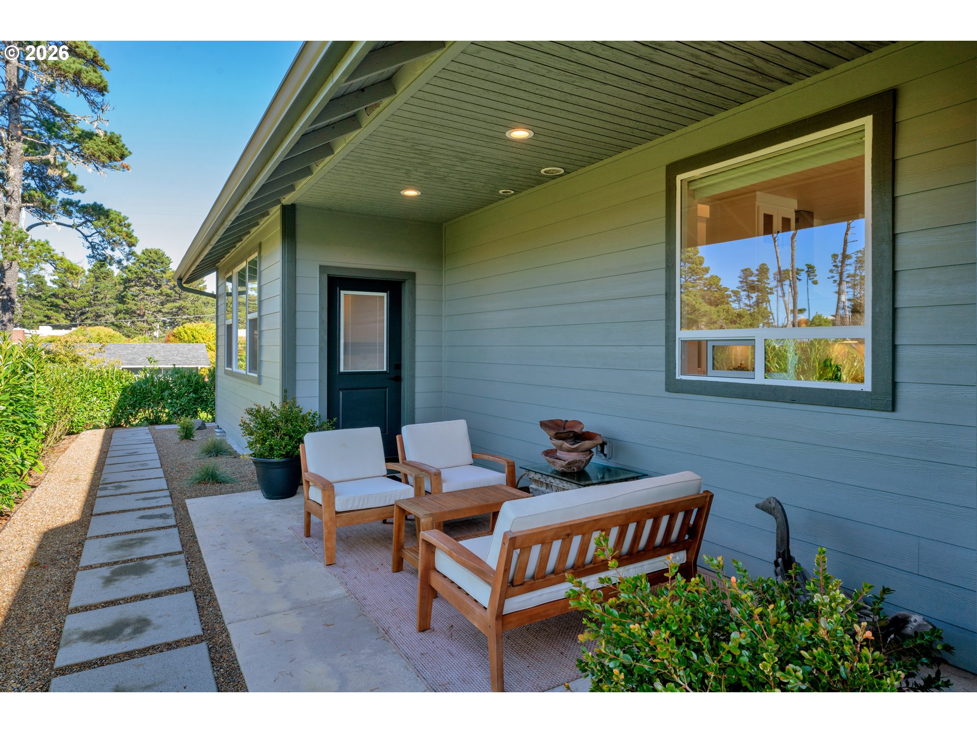 34 Bonnett Way Florence, OR 97439 - Photo 42 of 48 a outdoor space with furniture