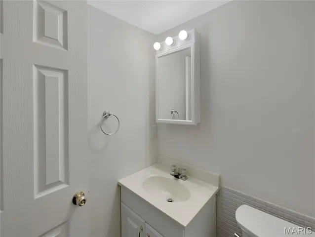 $190,000 | 2417 Charente Drive, Maryland Heights, MO 63043