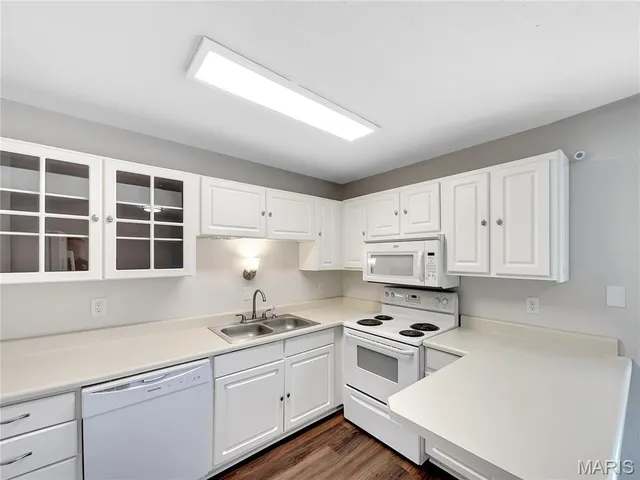 $190,000 | 2417 Charente Drive, Maryland Heights, MO 63043