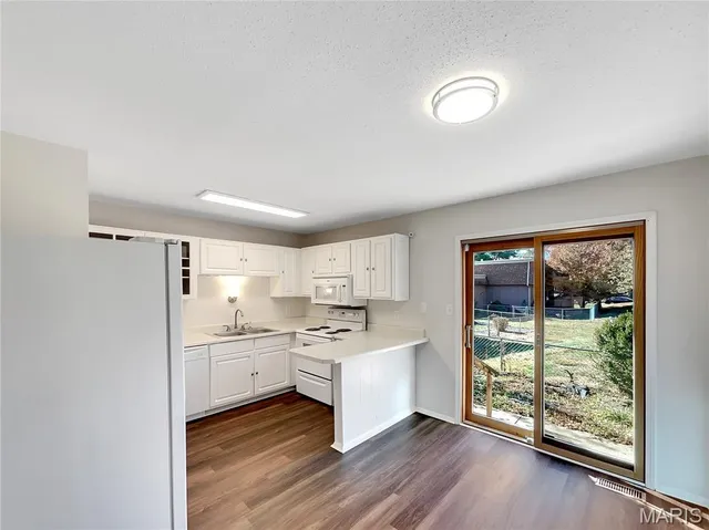 $190,000 | 2417 Charente Drive, Maryland Heights, MO 63043