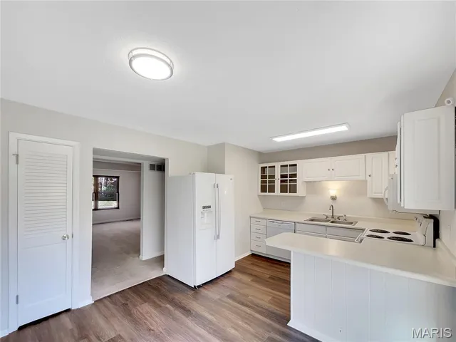 $190,000 | 2417 Charente Drive, Maryland Heights, MO 63043