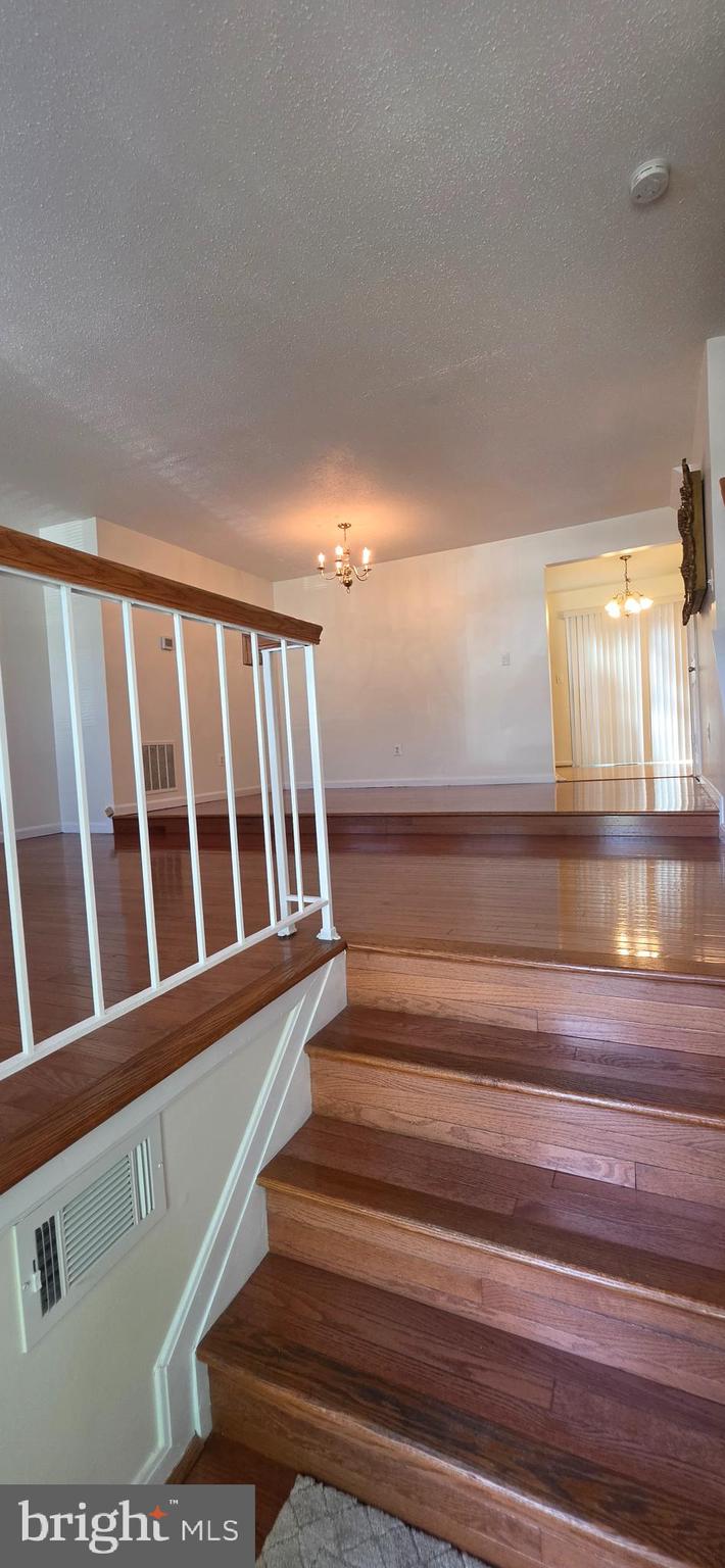 14736 McKnew Road Burtonsville, MD 20866 - Photo 4 of 37