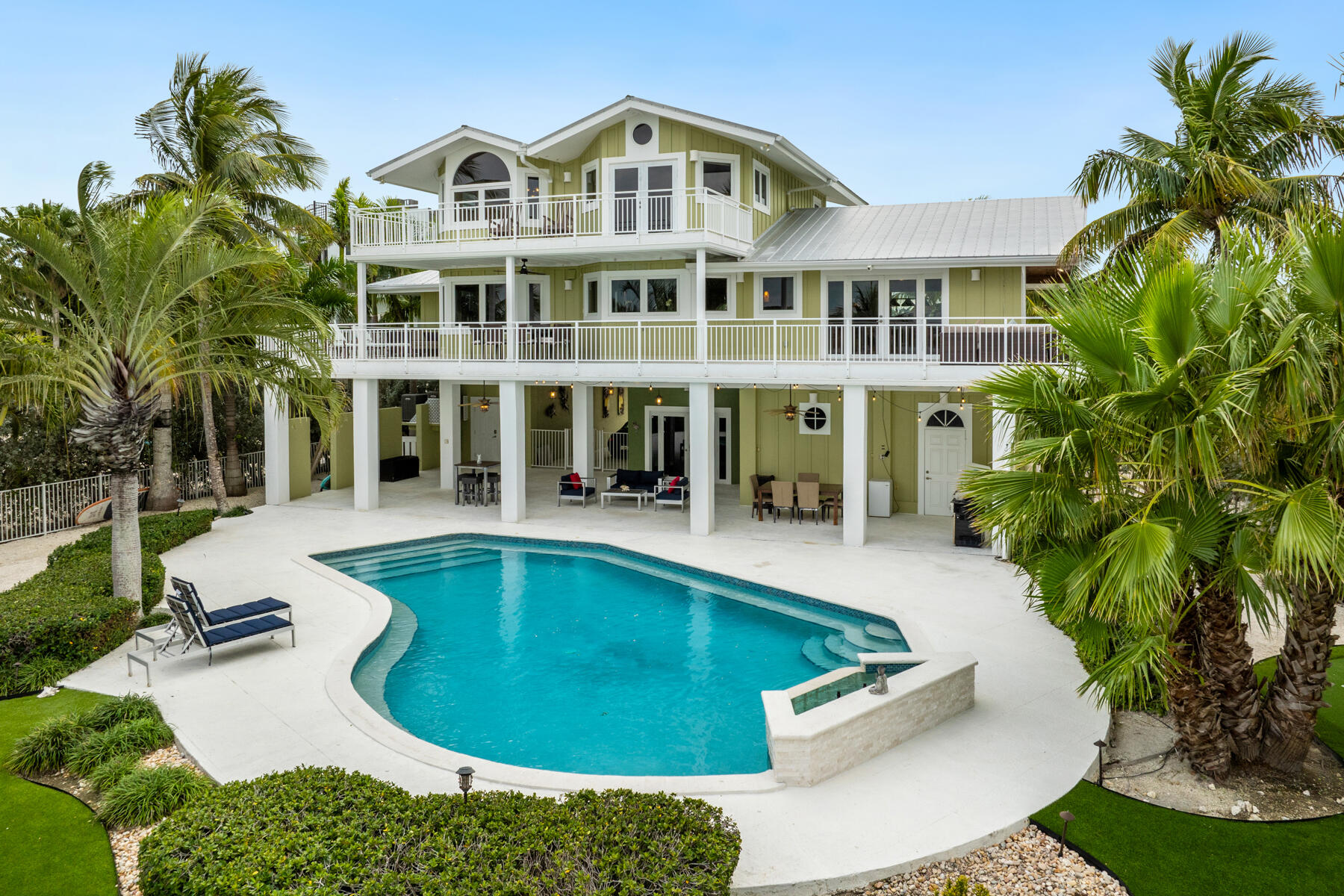 51 Mutiny Place Key Largo, FL 33037 - Photo 75 of 75 a view of a house with pool and sitting area