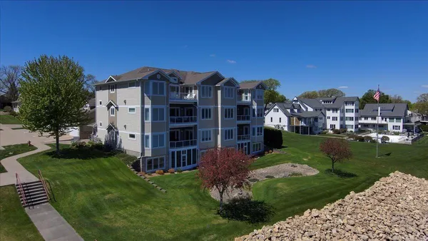 $850,000 | 200 East Michigan Street, Unit 1, Lake City, MN 55041