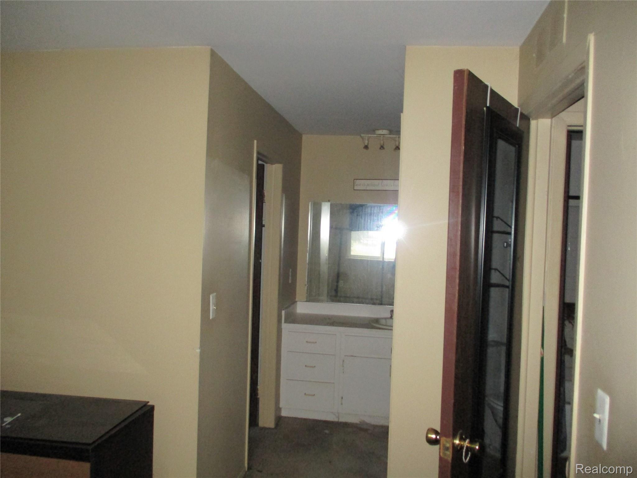 17124 Clinton River Road, Unit 3A Clinton Township, MI 48038 - Photo 14 of 17 IMG_2095.JPG