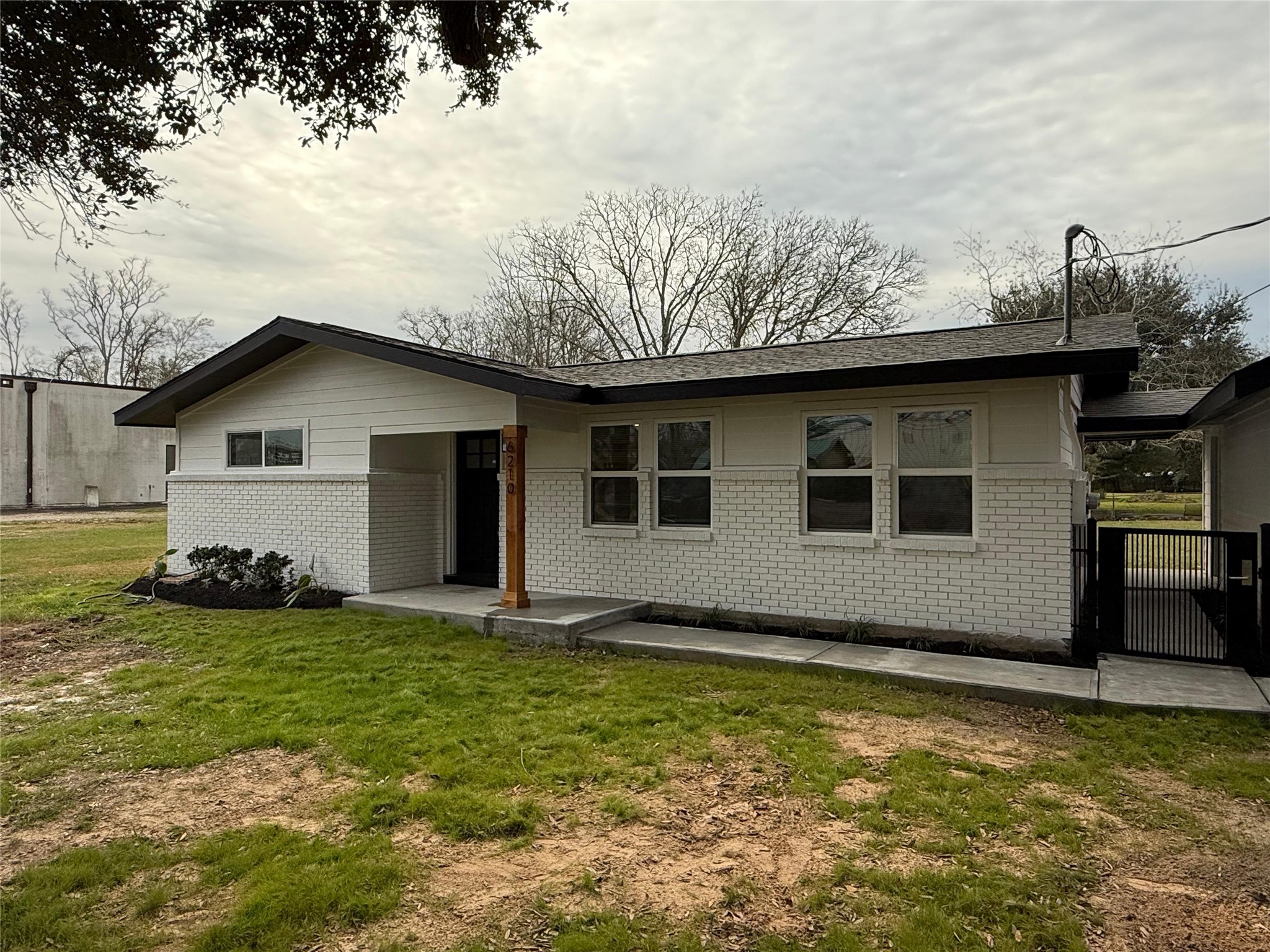 6210 Delany Road Hitchcock, TX 77563 - Photo 2 of 12