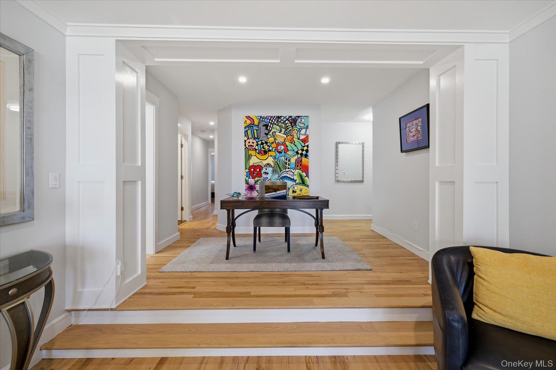 522 Shore Road, Unit 3BB Long Beach, NY 11561 - Photo 11 of 27 Entryway that can be used as an office or seating area