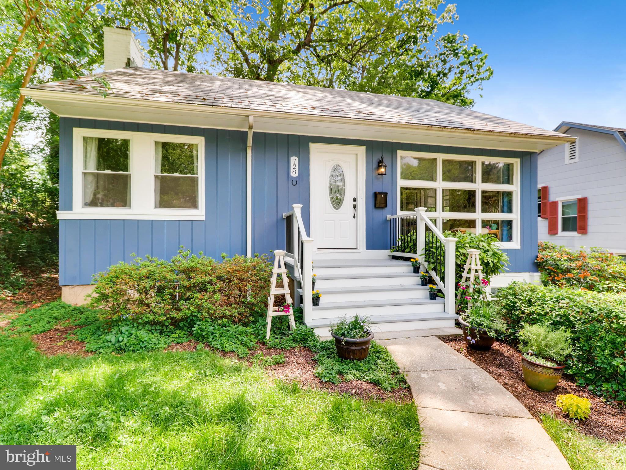 728 Brookwood Road Baltimore, MD 21229 - Photo 1 of 25