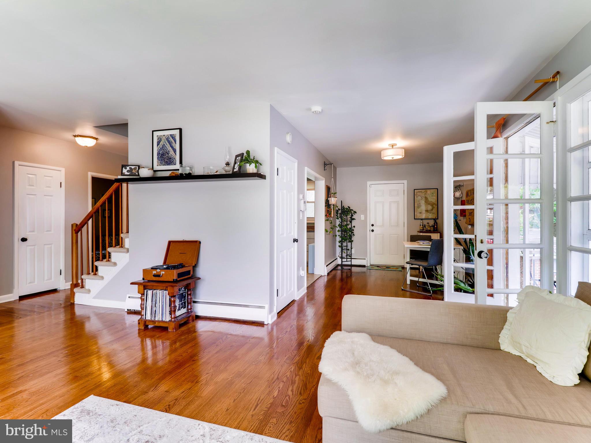 728 Brookwood Road Baltimore, MD 21229 - Photo 6 of 25