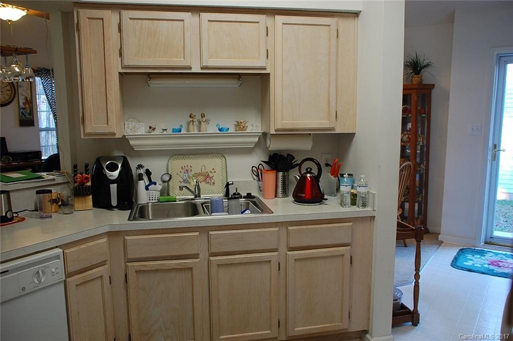 6925 Alanbrook Road, Unit 166 Charlotte, NC 28215 - Photo 11 of 16 Gallery Image 11