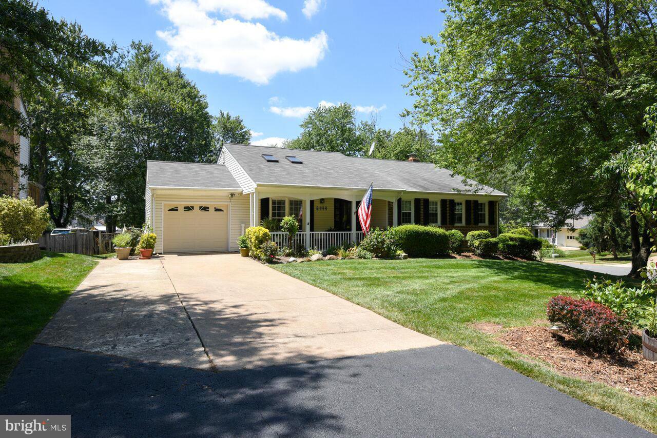 1502 Stuart Road Herndon, VA 20170 - Photo 1 of 26 Exterior (Front)