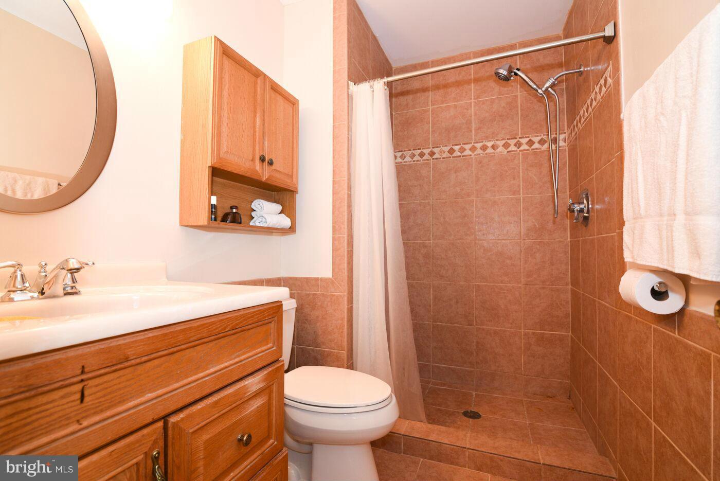 1502 Stuart Road Herndon, VA 20170 - Photo 14 of 26 Bath (Master)
