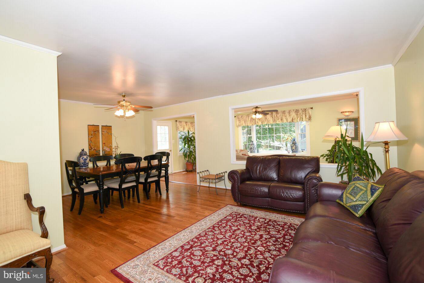 1502 Stuart Road Herndon, VA 20170 - Photo 7 of 26 Living Room