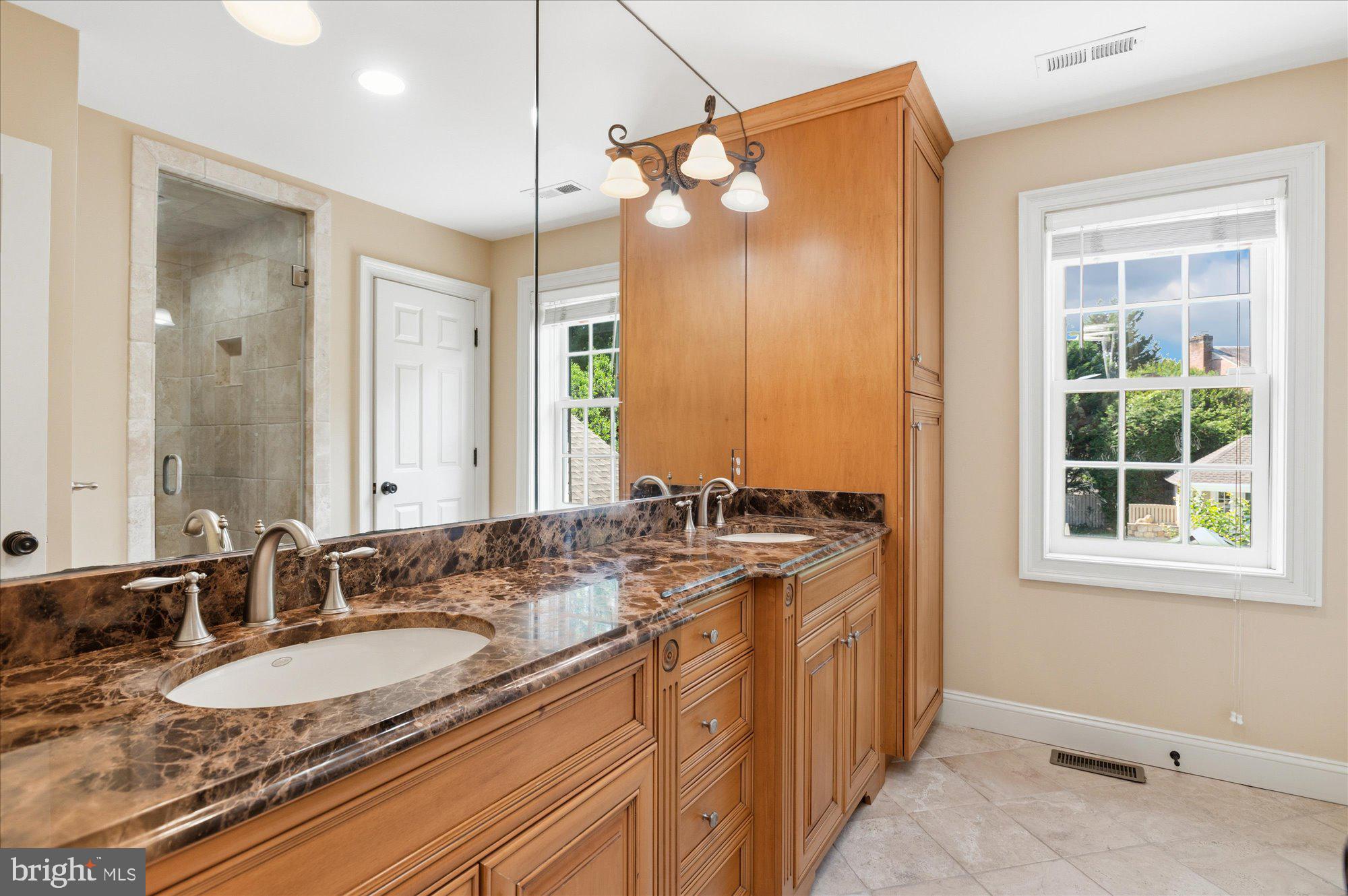 10019 Kendale Road Potomac, MD 20854 - Photo 35 of 64 Primary Bath, dual sinks.