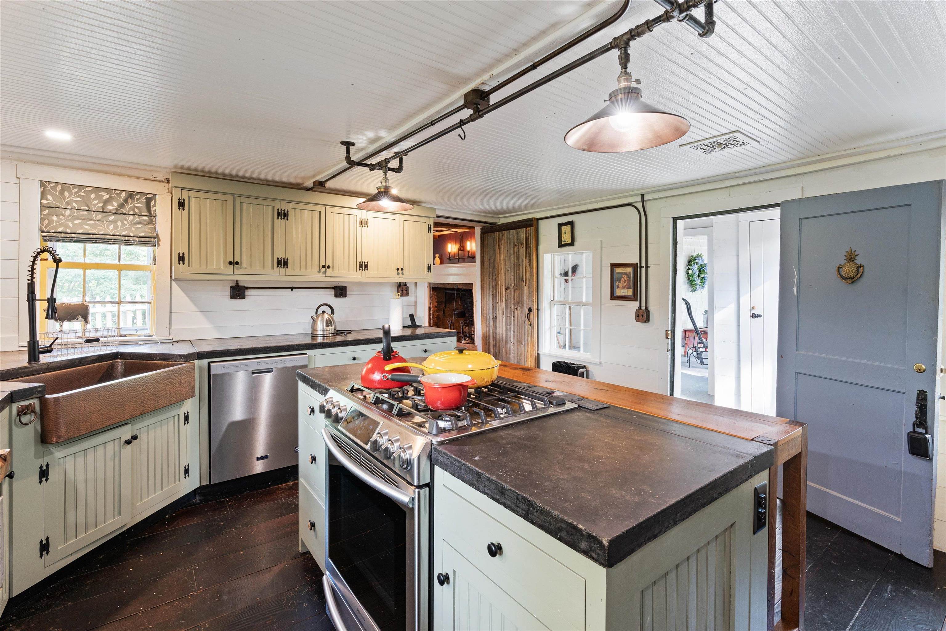 395 Ashby Road New Ipswich, NH 03071 - Photo 8 of 39