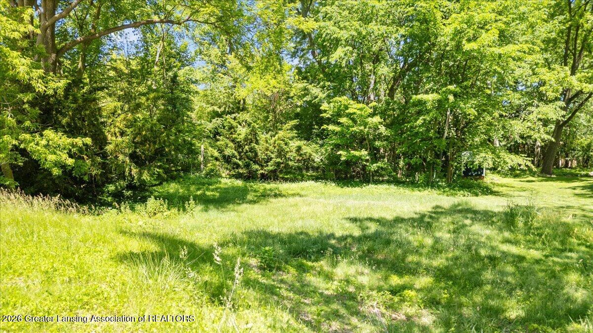 201 Ridge Road East Lansing, MI 48823 - Photo 3 of 18 10-Media Jett - 01
