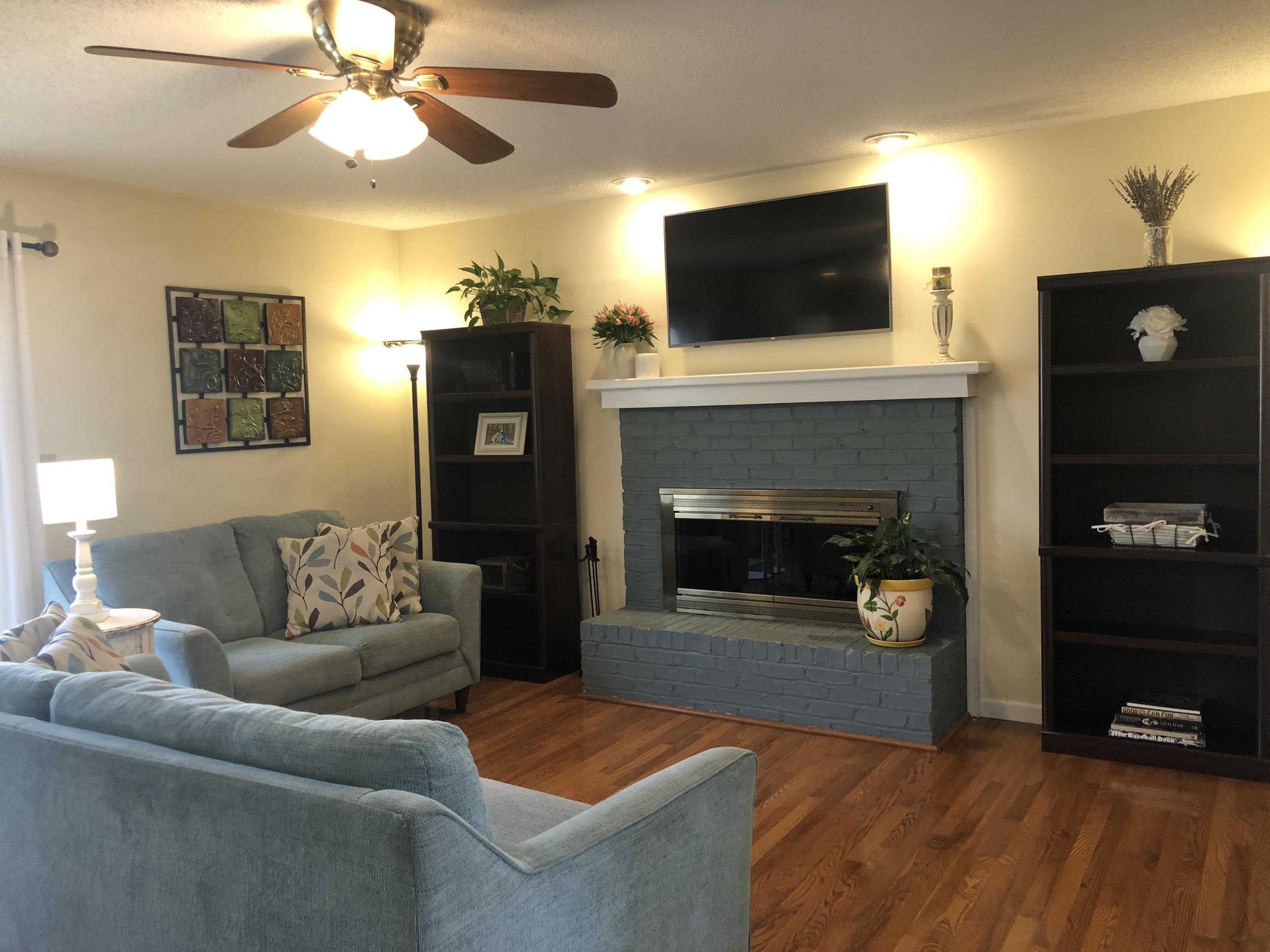 109 Tamara Lane Oak Ridge, TN 37830 - Photo 8 of 26 Family Room