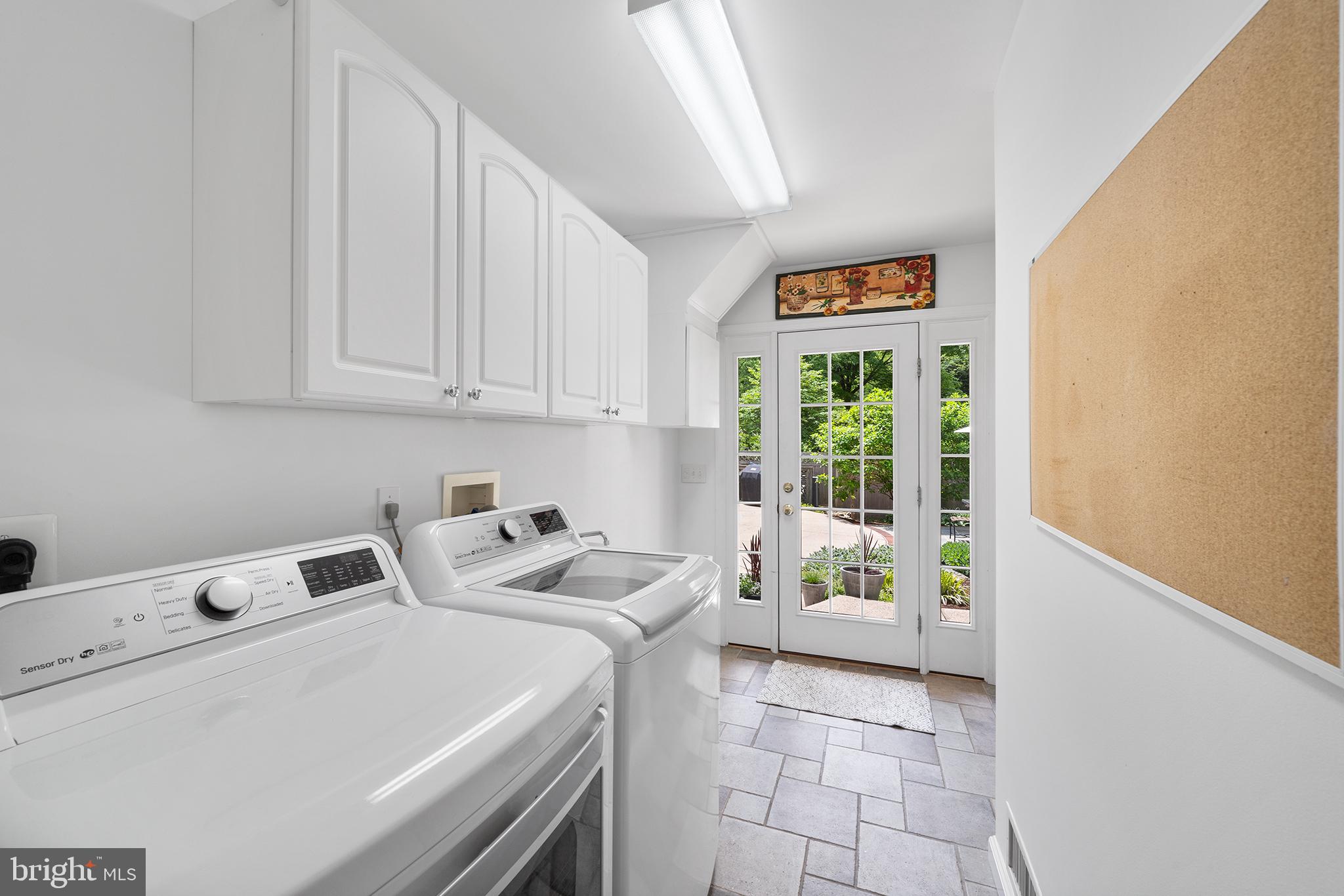 2 Fairhill Circle Wayne, PA 19087 - Photo 18 of 47 Laundry Room/Mudroom