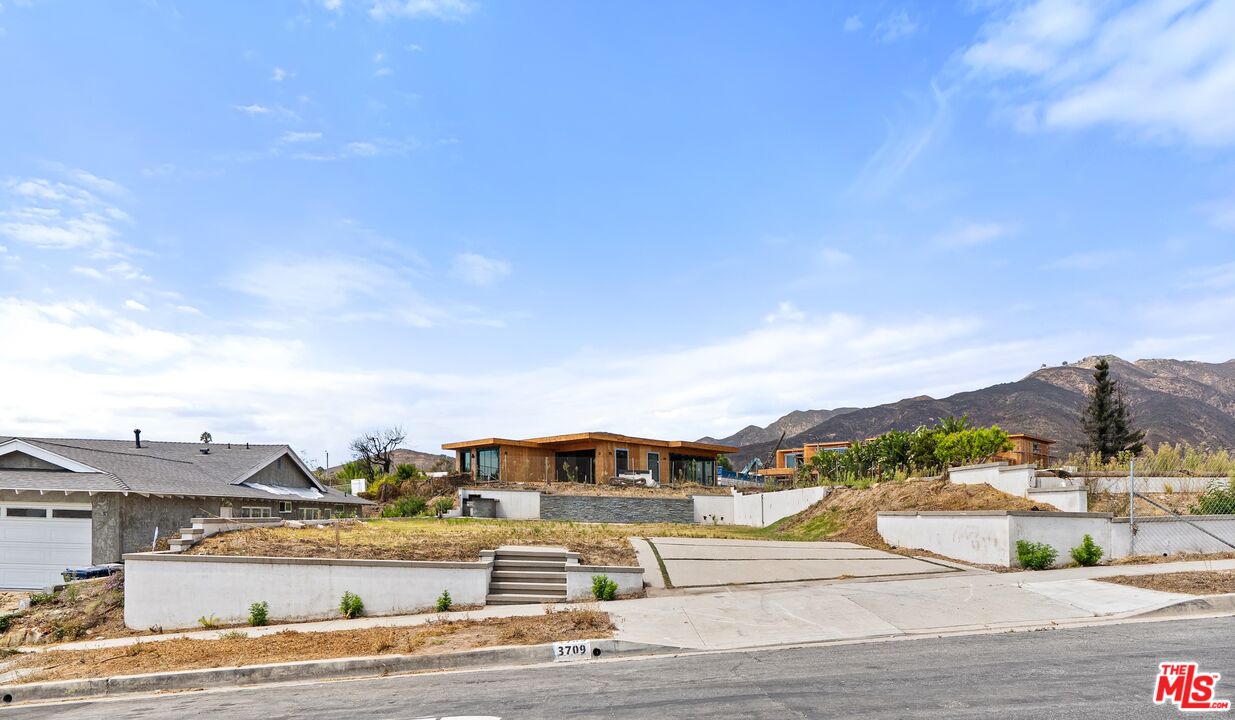 3709 Castlerock Road Malibu, CA 90265 - Photo 11 of 17 Gallery Image 11