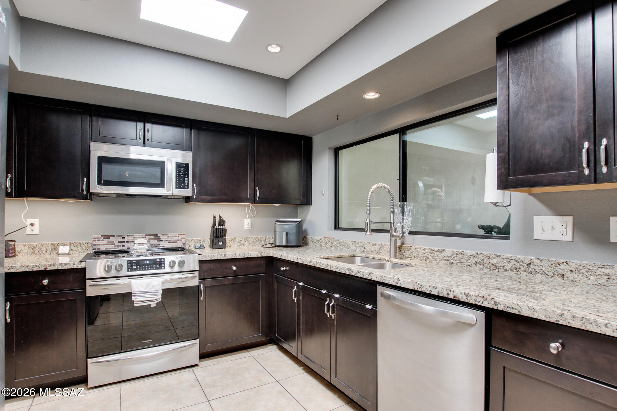 6100 North Oracle Road, Unit 19 Tucson, AZ 85704 - Photo 5 of 31 IMG_0905