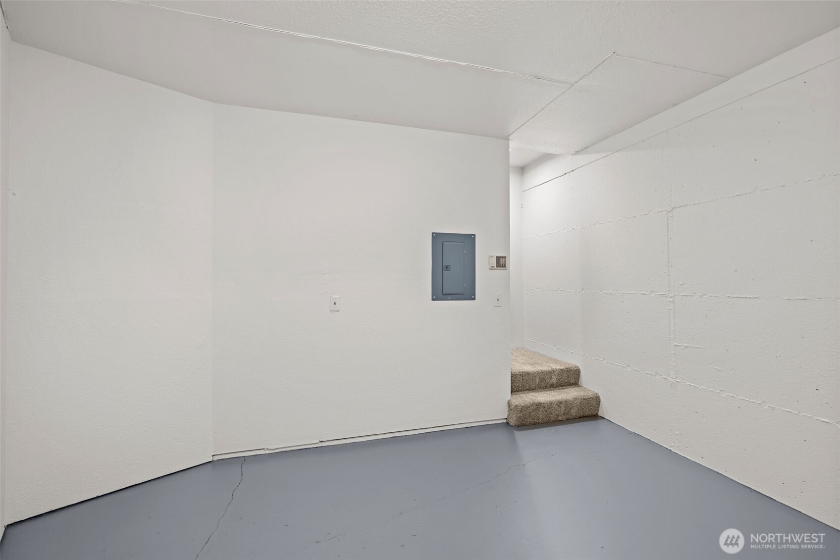 8512 242nd Street Southwest, Unit 3 Edmonds, WA 98026 - Photo 24 of 32 a view of room