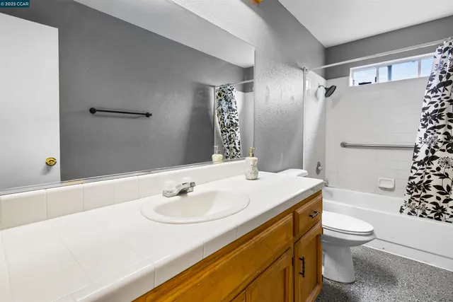 $450,000 | 947 Burlwood Court, Los Banos, CA 93635