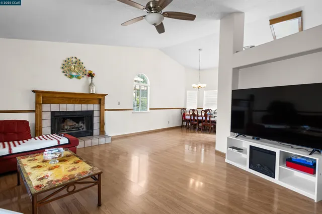 $450,000 | 947 Burlwood Court, Los Banos, CA 93635