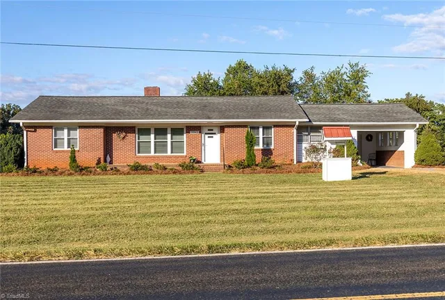 $300,000 | 2043 Snow Hill Church Road, Danbury, NC 27016