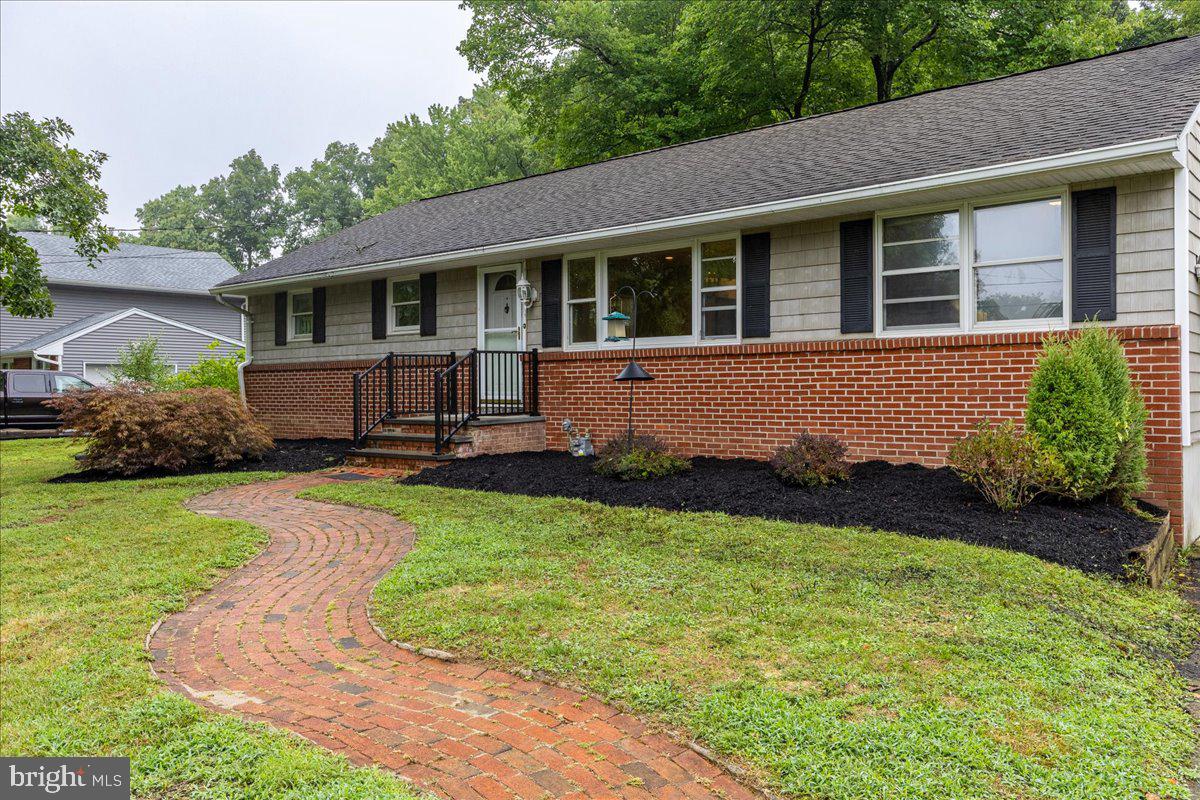 6 Blackfoot Road Pennington, NJ 08534 - Photo 3 of 30