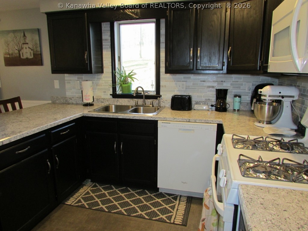 152 West View Drive Ripley, WV 25271 - Photo 6 of 27 Gallery Image 6
