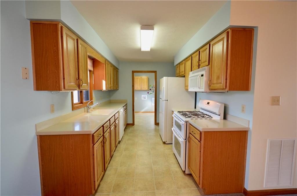181 Bay Ridge Drive Pendleton, IN 46064 - Photo 8 of 22